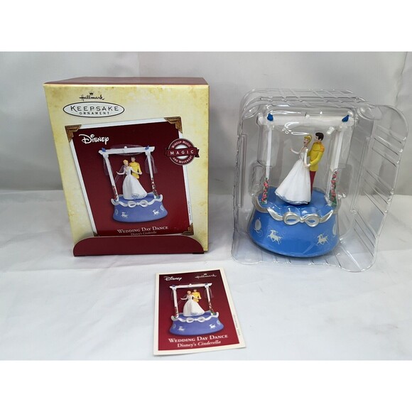 2005 CINDERELLA WEDDING DAY DANCE MUSICAL ORNAMENT Hallmark Disney Wind Up NIB - Picture 1 of 7